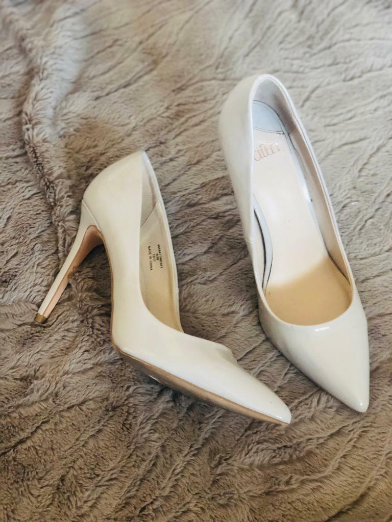 nude shoes size 6